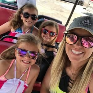 Meet your Posher, Stephany